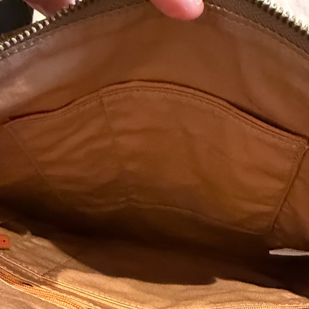 Hobo Leather Crossbody Bag in Tan - Picture 6 of 8